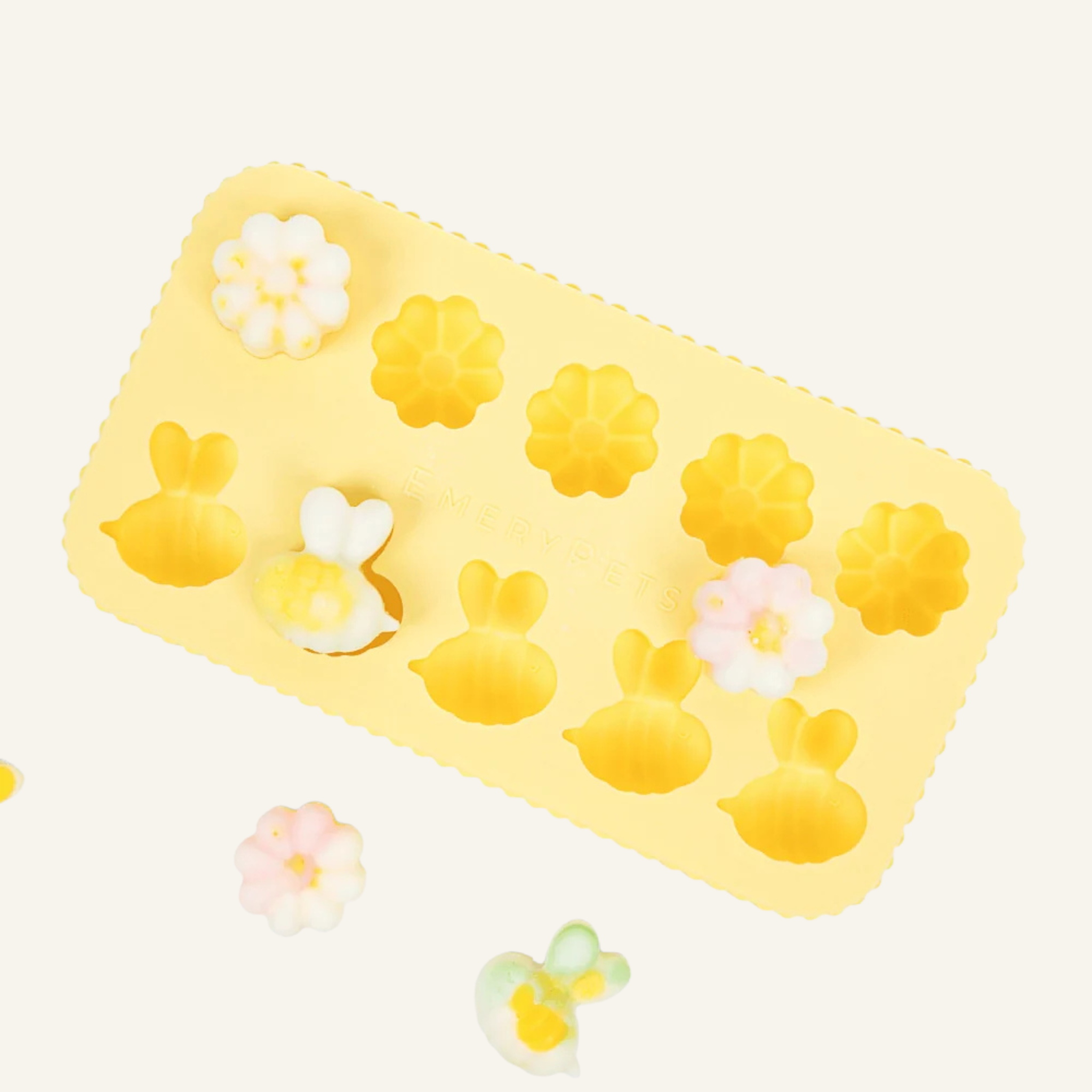 bee + daisy treat mold | emerypets