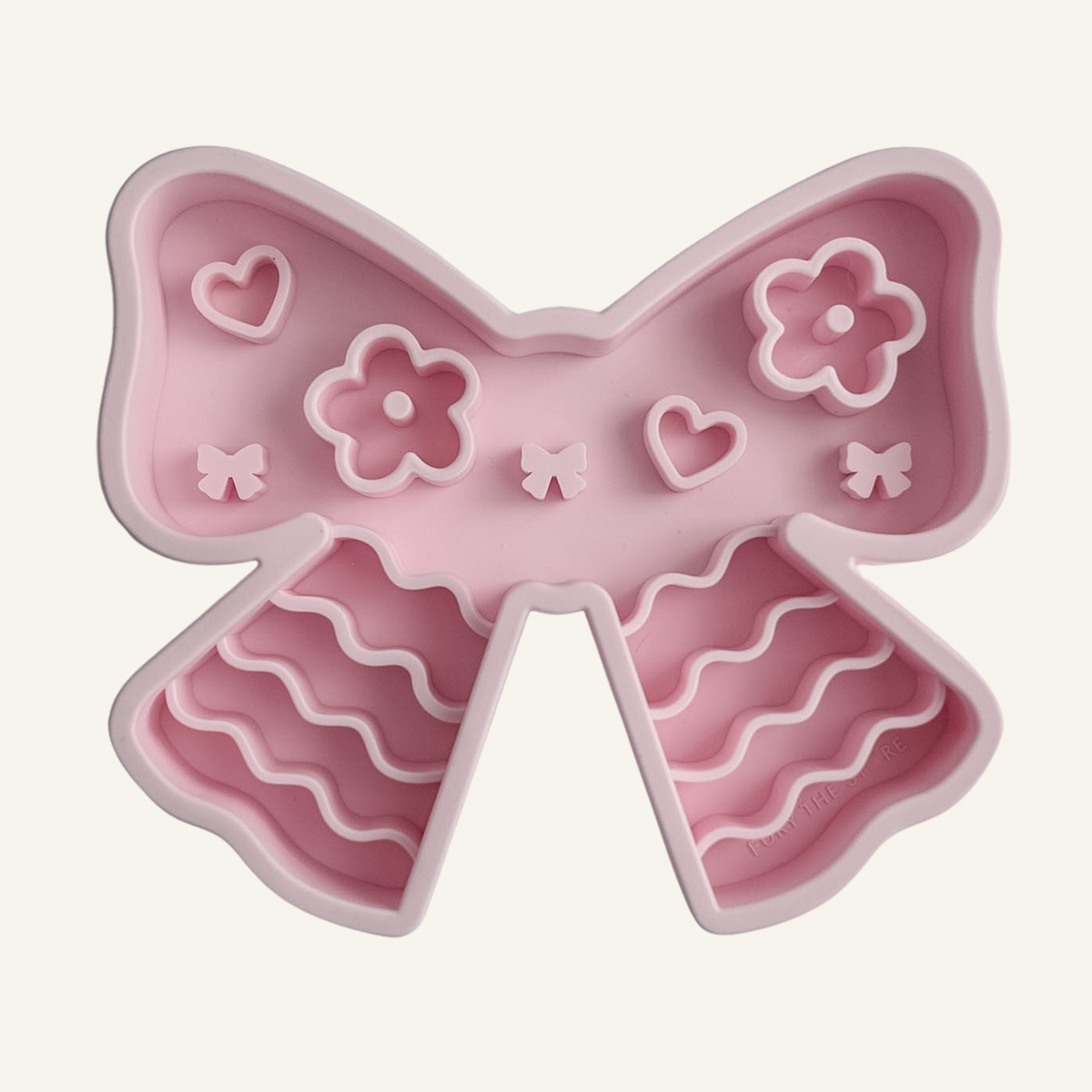 coquette forage feeder in marshmallow pink