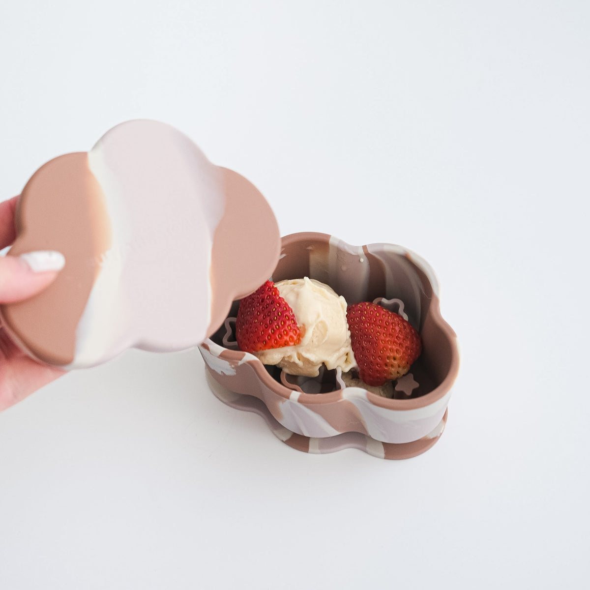 nimbus forage feeder set in neapolitan ice cream