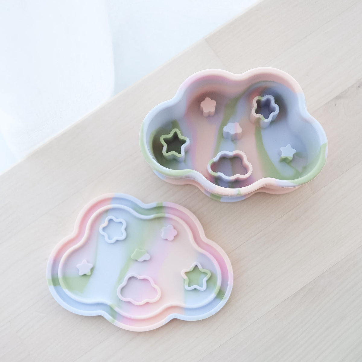 nimbus forage feeder set in rainbow