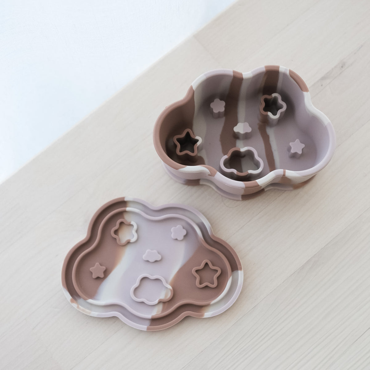 nimbus forage feeder set in neapolitan ice cream