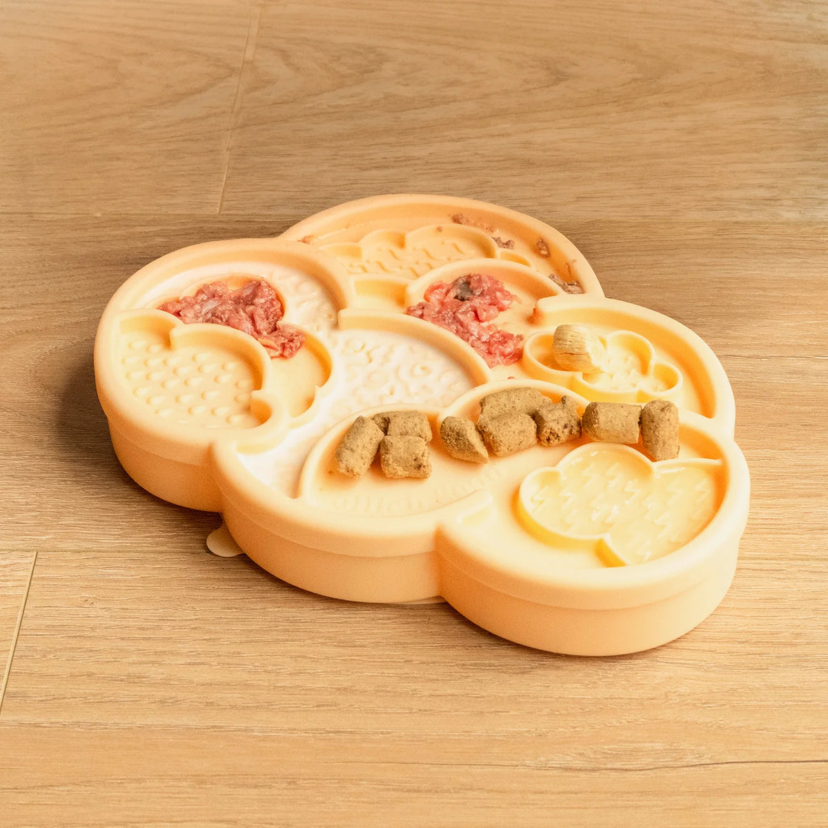 cloud nine lick mat & lid | olliebgood