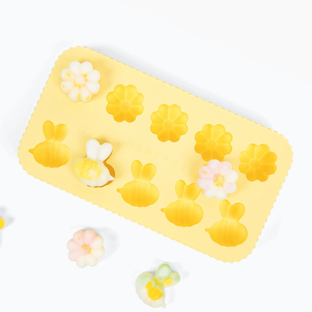 bee + daisy treat mold | emerypets