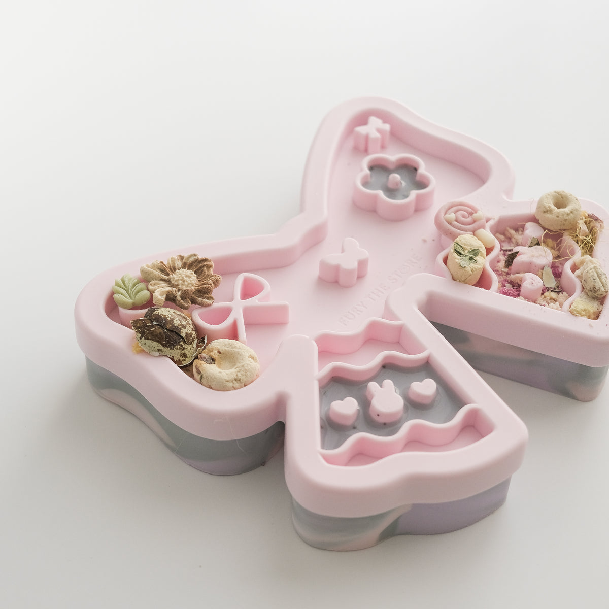 coquette meadow lid in marshmallow pink