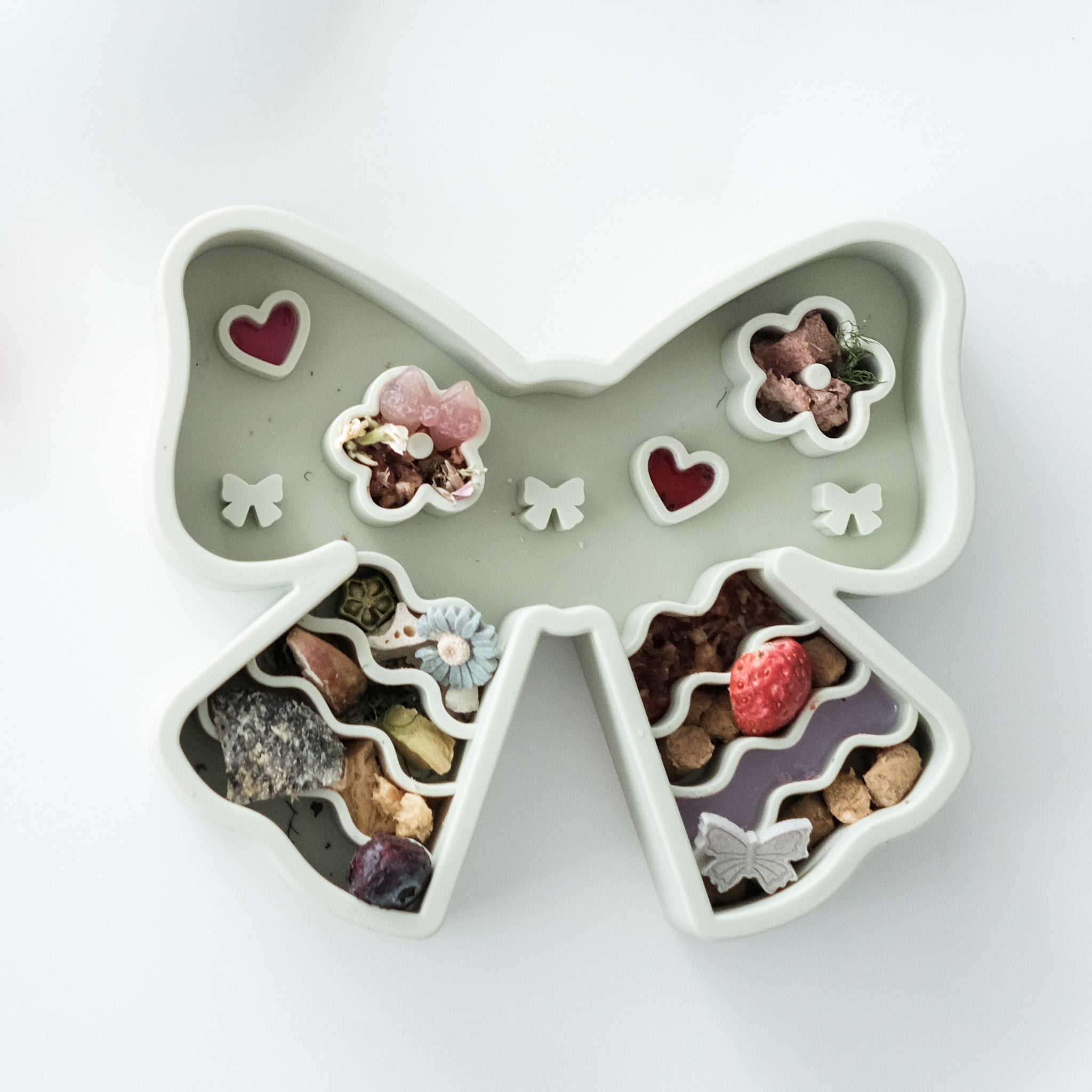 coquette forage feeder in matcha (sold out)
