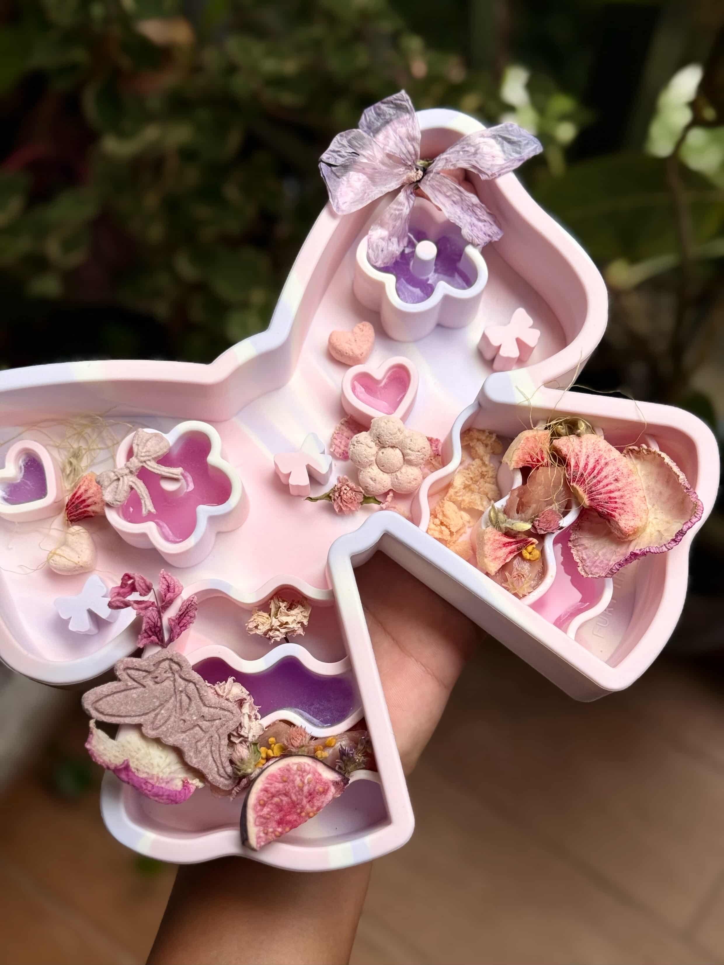 coquette forage feeder in unicorn sorbet